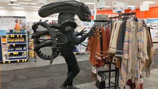 Alien Xenomorph Goes Shopping