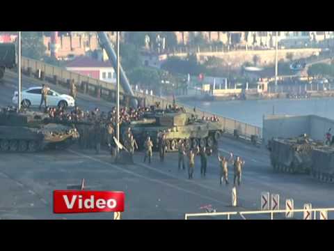Pro-coup soldiers blocking Istanbul's Bosporus Bridge surrender