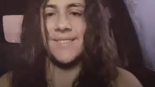Gabs Rick treinando em sweet child o mine (cover)