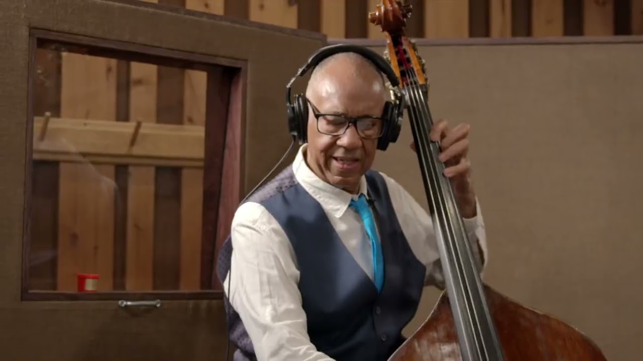 在 YouTube 上观看 Recording “Basie Rocks!” With The Count Basie Orchestra 在 YouTube 上观看 Recording “Basie Rocks!” With The Count Basie Orchestra