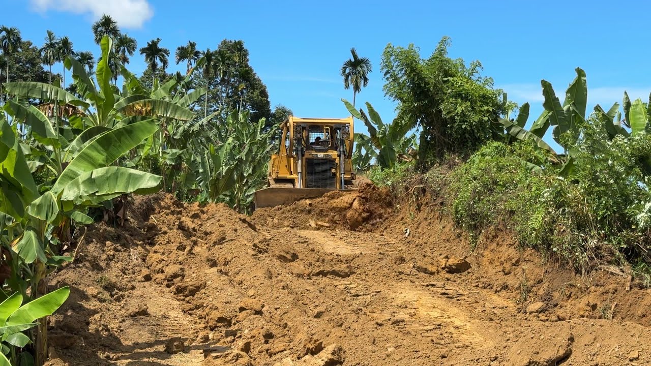 abandoned-mountain-road-repair-techniques-with-d6r-xl-bulldozer-youtube