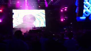 Madeon playing Martin Solveig - The Night Out @ SONICMANIA, Makuhari 2012.08.17