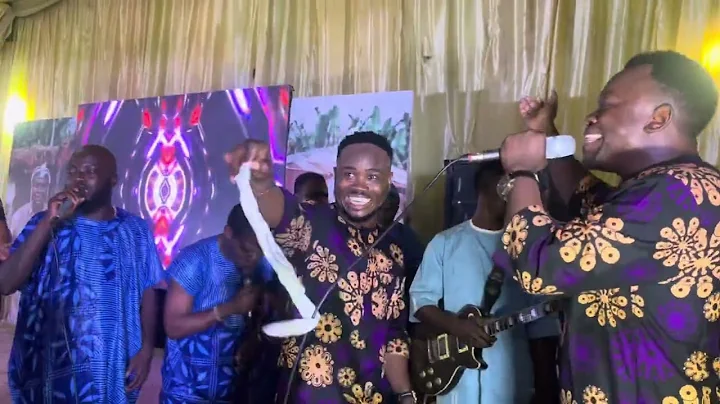LANRE ALEWILESE STIRS SPIRITUAL VIBES AT AFEEZ OWO & MIDE MARTINS STAR-STUDDED PREMIERE 😱