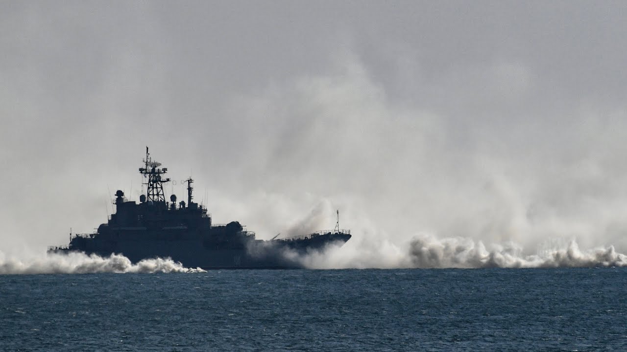 PUTINS KRIEG: Schwerer Schlag gegen Russland! Ukraine versenkt Kriegsschiff an der Krim