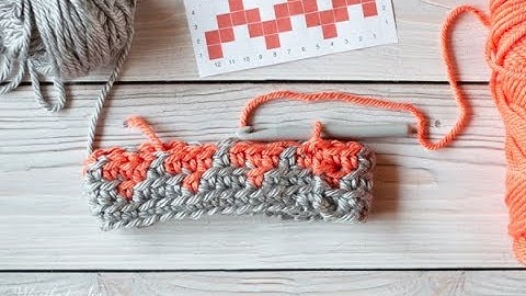 QUICK TIP: How to keep yarn from getting tangled while crocheting with two colors