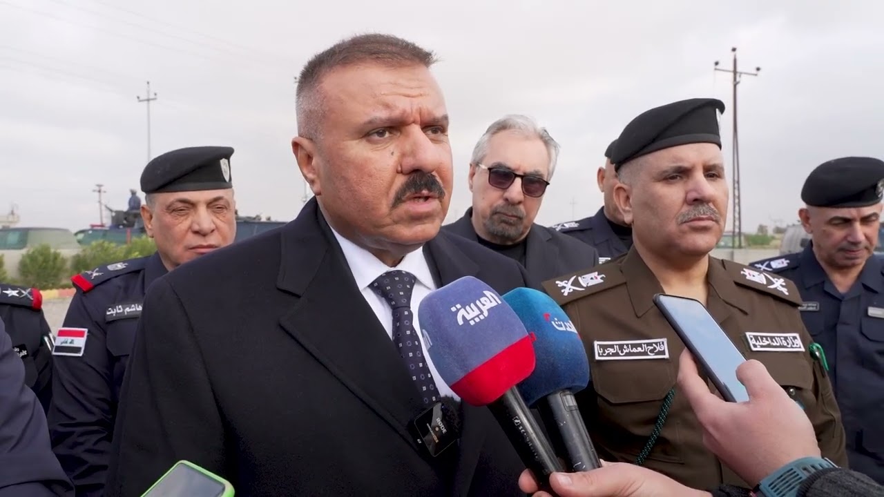 وزير الداخلية يتفقد مخيم الأمل في نينوى ويؤكد إجراءات تخص النازحين