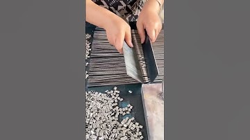 Batch-installation process of the steel wire mesh buckles