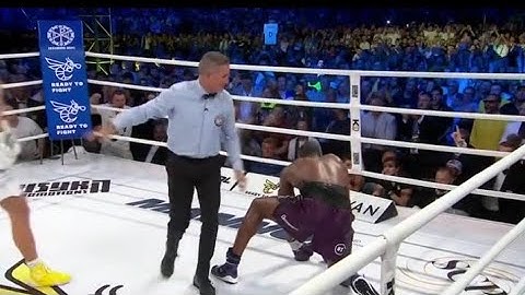 Oleksandr Usyk Knocks Down Daniel Dubois In The 8th Round - Top Rank Boxing - 8/26/2023
