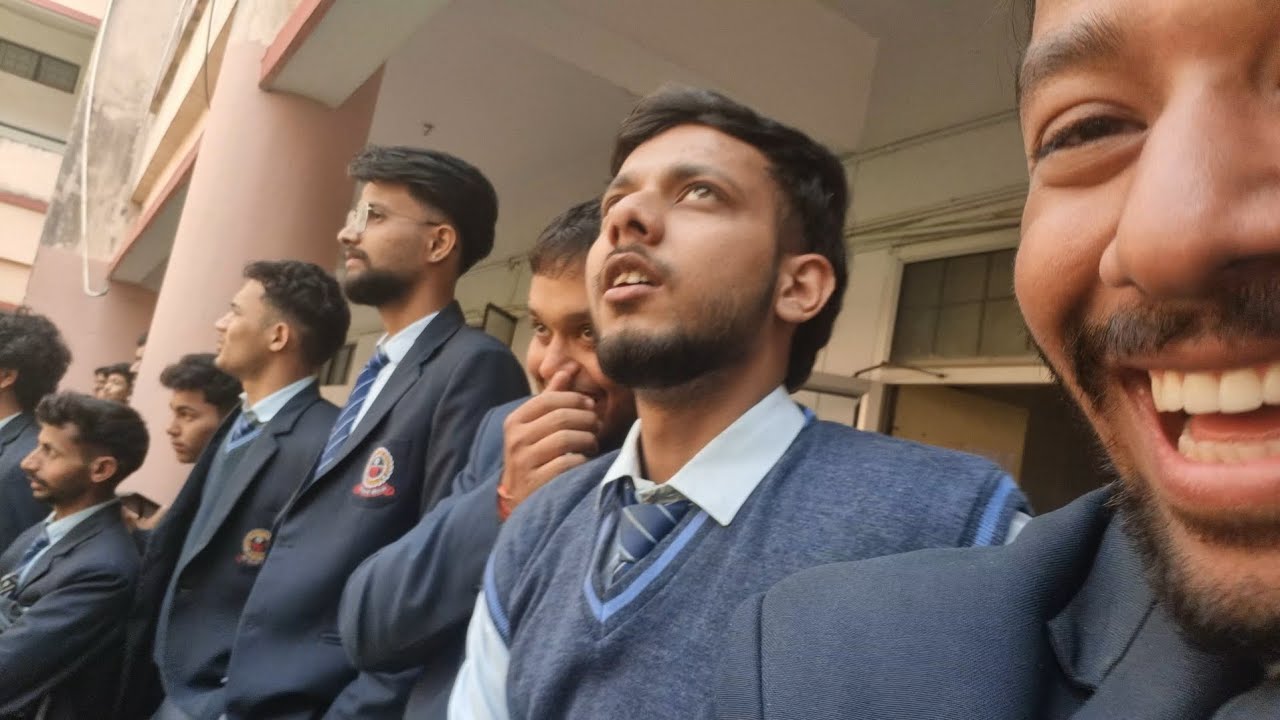 Ye kya hogya aaj college mai ?🤔