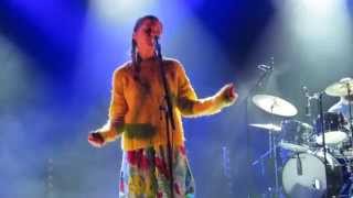 Tove Styrke - Million Pieces (LIVE)