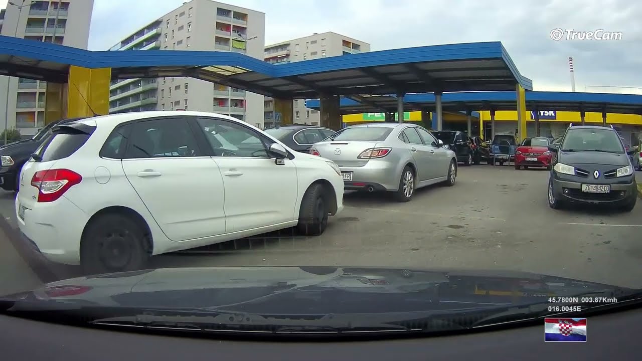 Zagreb : Driving from Zapruđe Pevex PPD - DP  to Islandska ulica in Novi Zagreb - Croatia 🇭🇷