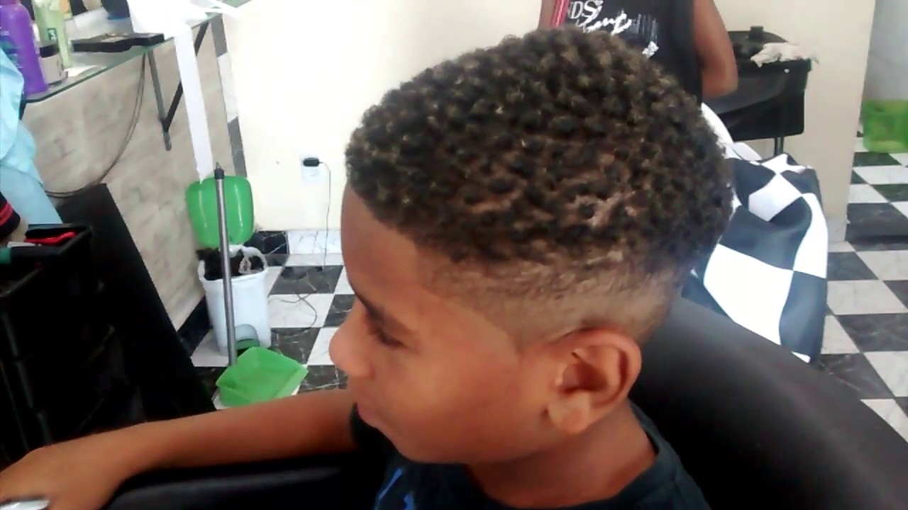 corte de cabelo masculino disfarçado americano