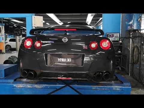 Nissan GT-R R35 with full ARMYTRIX Exhaust!