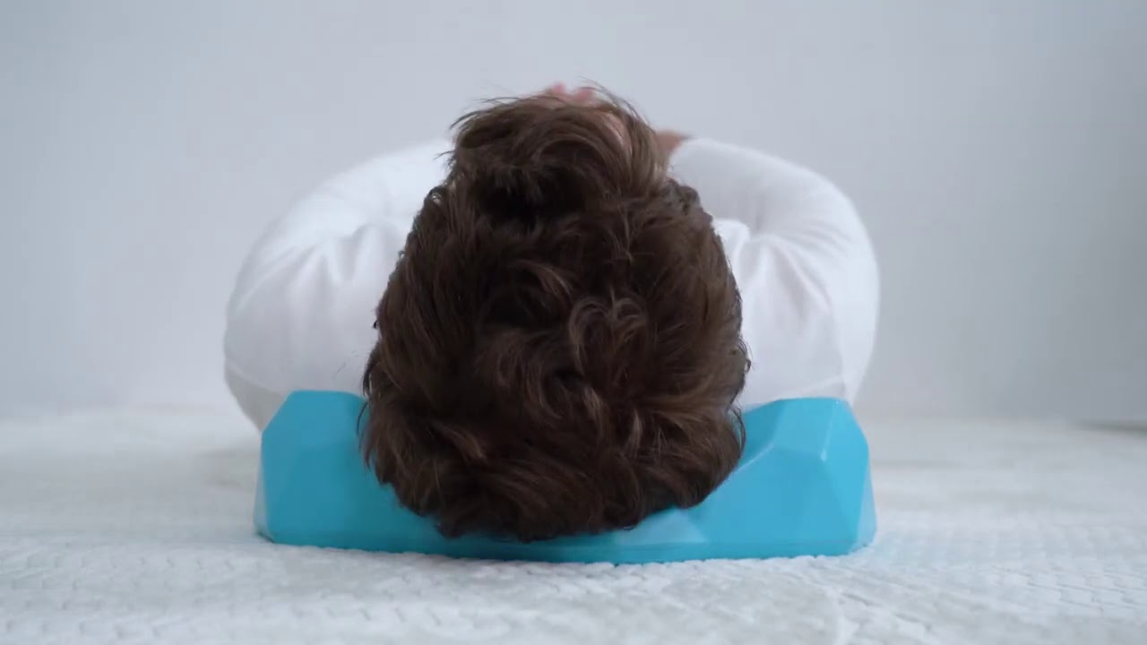 Effortless Neck Relief Pillow - YouTube