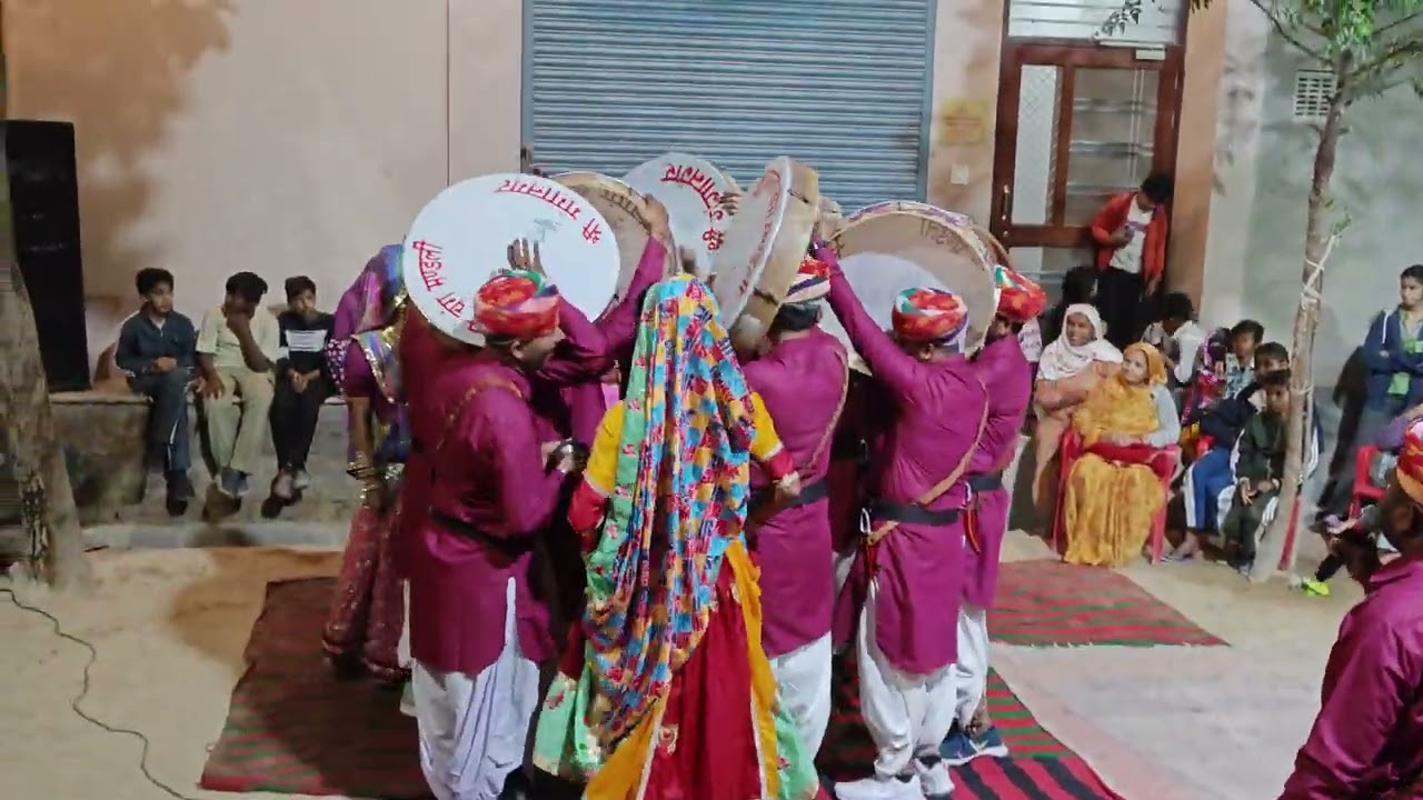 गोरा हट ज्या रे Gora Hat Ja Re Raj Ganga Singh ko Re ,  Holi dhamaal 