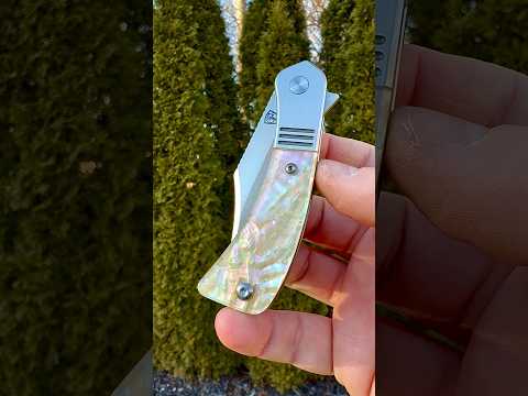 Finch Snub Nose Mother of Pearl. Traditionalpocketknives.com