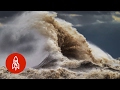 Photographing Liquid Mountains | That's Amazing