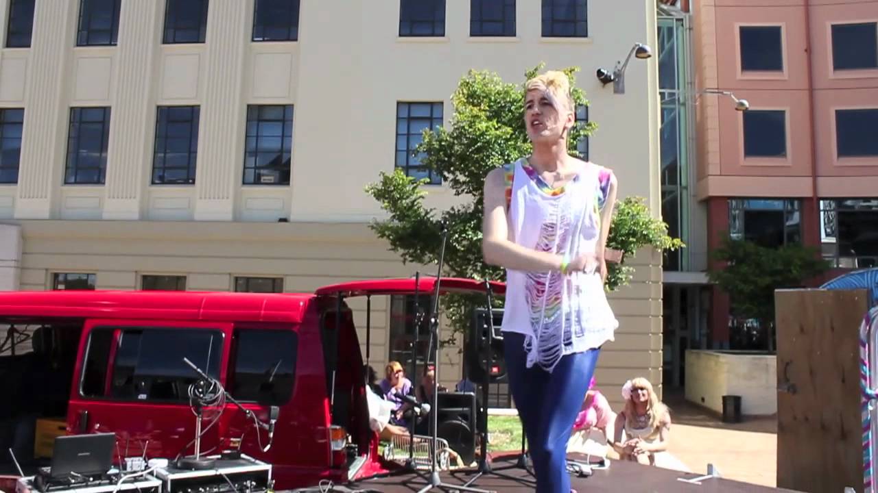 PattyBoy - Wear Your Colours (Live) Out In The Square 2012