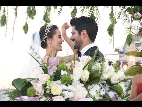 Бурак Озчивит и Фахрийе Эвджен - свадьба, фото со свадьбы.