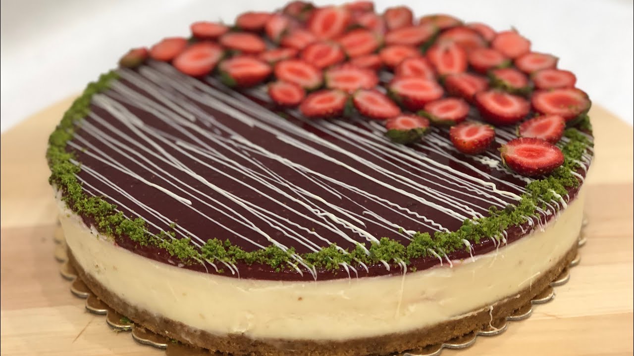 ÇİLEK SOSLU CHEESECAKE