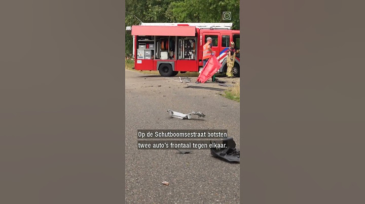 Auto's botsen frontaal en vliegen in brand 🔥 | #shorts