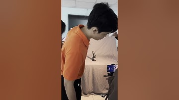 Sinh viên FPT Polytechnic TP HCM thực hành quay TVC với đạo cụ đơn giản