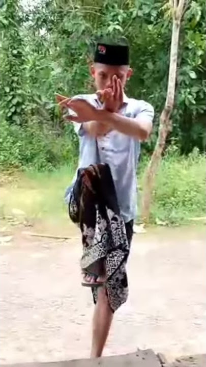Santri lucu tipu tipu          awalnya saja peragakan jurus silat  eh ternyata????