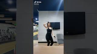 tik tok  cewe pantat bongsor#shorts #bodygoals #viral