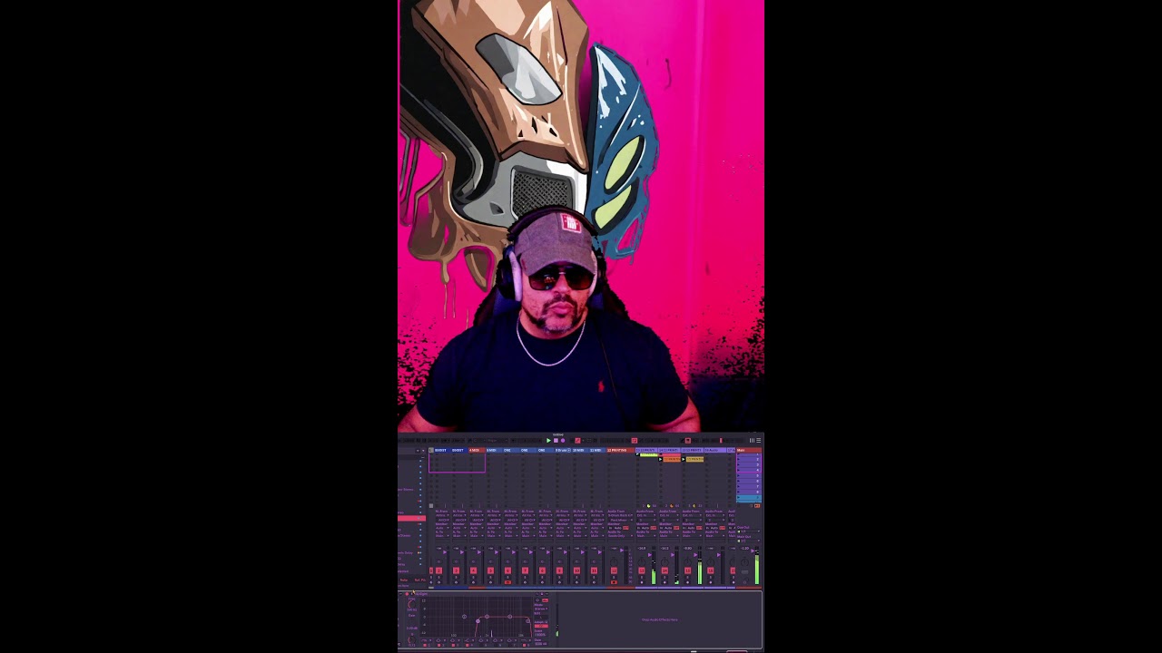 Live Clutch Cargo Stream