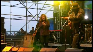 Robert Plant sings &quot;Rock and Roll&quot; at Safeway Waterfront Blues Festival