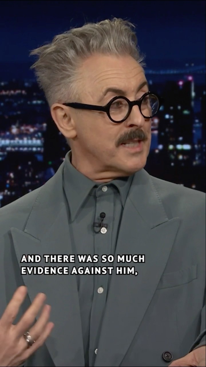 Even #AlanCumming can’t believe some of the choices #TheTraitors  make at the round table ?