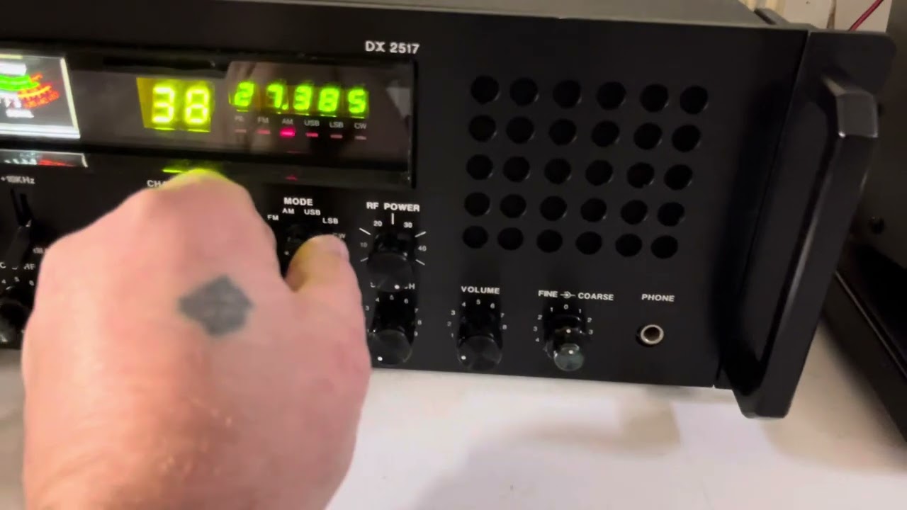 GALAXY DX-2517 Cb radio base station - restored - YouTube