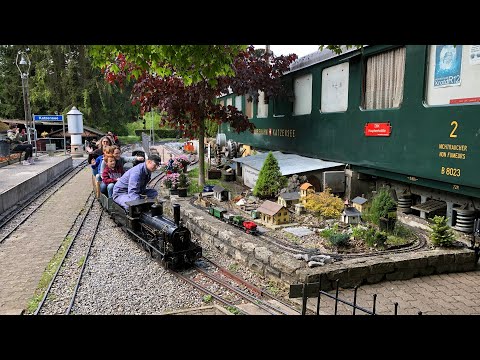 Dampfbahn Katzensee Zürich - Eine Schweizer Familie unter Dampf