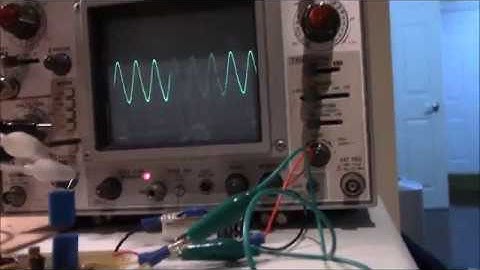 Listening to an electromagnetic field [1080p60]