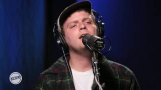 Mac DeMarco performing "On The Level" Live on KCRW chords