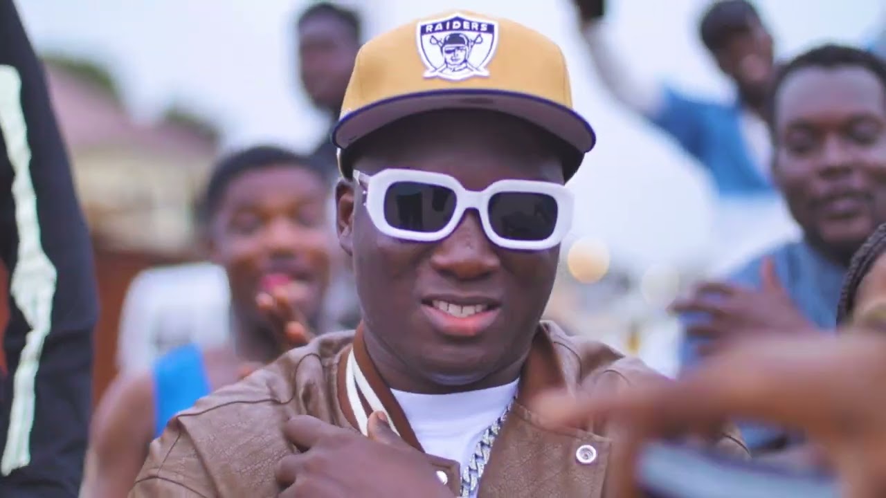 Brakay DiDiT - Chilling ft MDK Medikal ( Official Video )