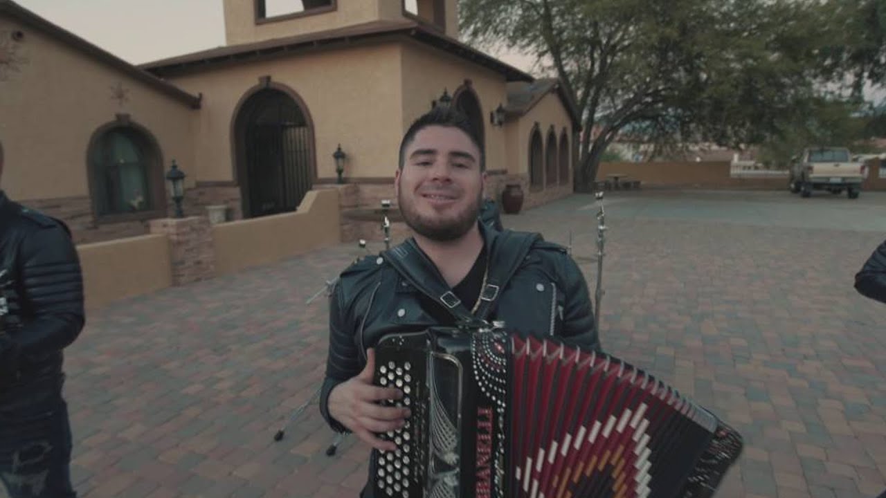 Brandon Solano Ft Fuerza De Tijuana - La Desvelada (Video Oficial) (2016) -  