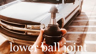 How to Replace a Ball Joint on a 2004 Chevy Suburban