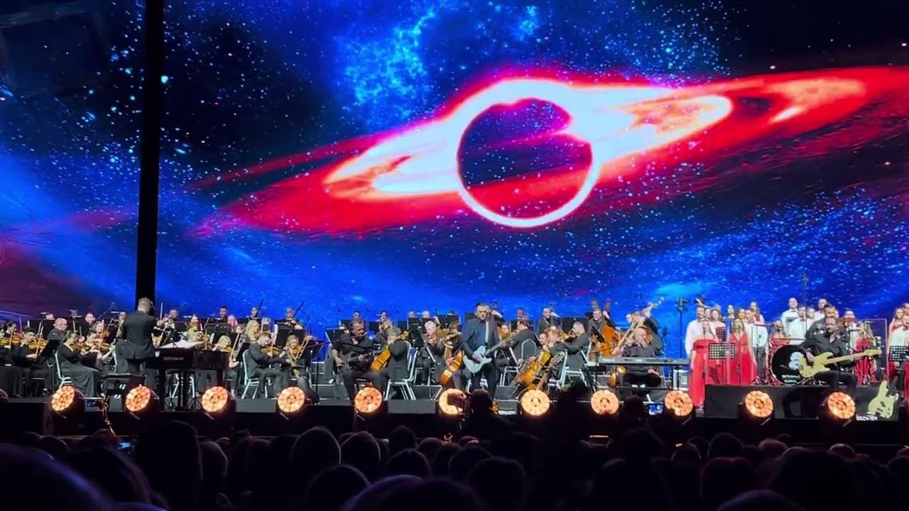 Ákos: Átkozz el, Szeress így ( Ákos 30 év jubileumi koncert, BP, Papp László Sportaréna, 2023.12.16)