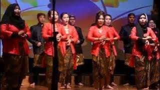 Gundul Pacul oleh Paduan Suara Dirjen Pajak di HUT OJK ke-5