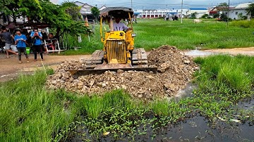 First Start a New Project! Landfill Delete Flooded Area Using Dozer D20P Pushing Stone Into Water