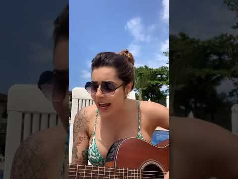 Lauana Prado na Piscina cantando🎤