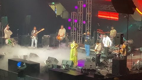 Nimrat Khaira || Entry Toronto Live show 2022 || Nimmo || #nimratkhaira #toronto #2022