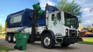 Waste Connections: Mack MR McNeilus AutoReach Garbage Truck