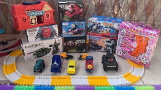 Unboxing, Merakit, Dan bermain mainan kereta classic, Choochoocharles, Kereta robot, Jeep track,Tank
