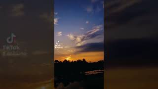 broken Kisi Ki Yado Mein Khoye Hue