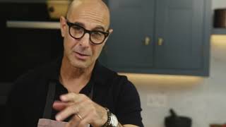 Stanley Tucci vaří špagety aglio e olio