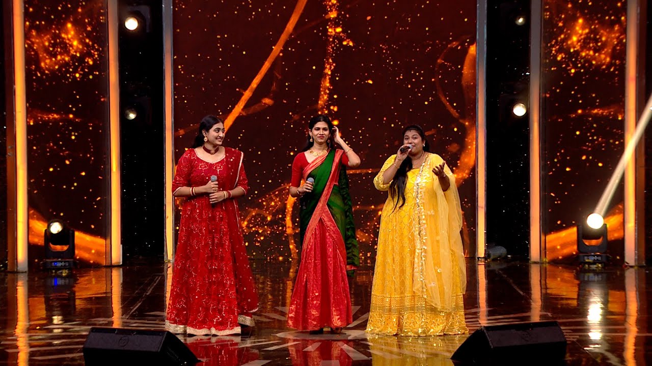 Kodi Parakura Kaalam Song by 