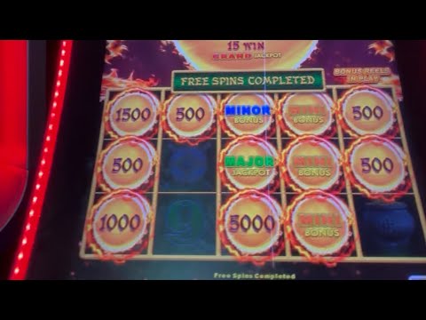 Beatlemania deslumbró en el Casino Luckia de Arica