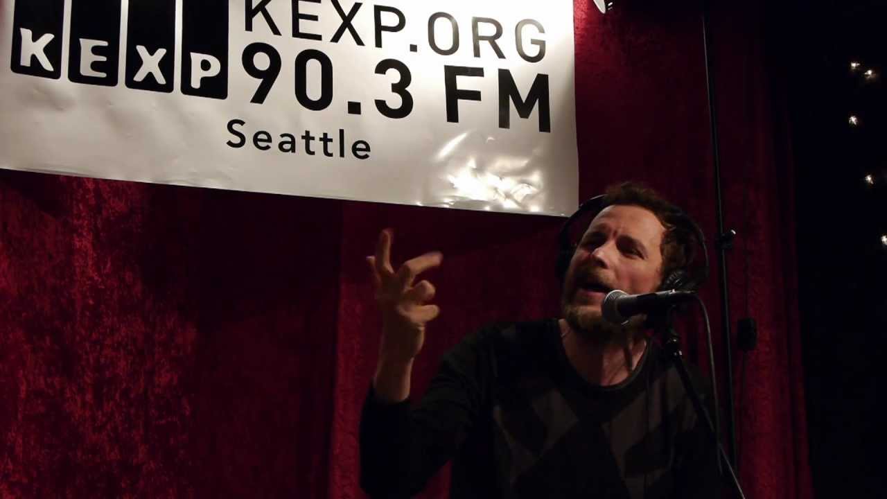 Mira Jovanotti - Tutto L'amore Che Ho (Live on KEXP) en YouTube Mira Jovanotti - Tutto L'amore Che Ho (Live on KEXP) en YouTube